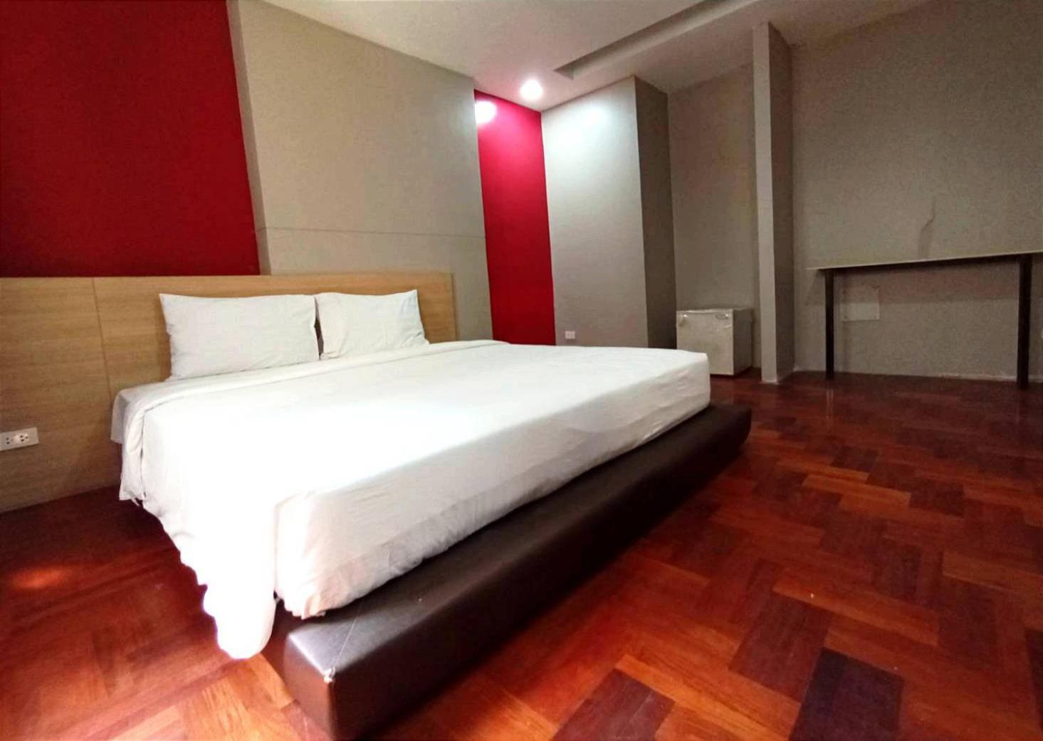 Go Inn Silom Bts Surasak X โกอินน์ สีลม บีทีเอส สถานีสุรศักดิ์ กรุงเทพมหานคร ภายนอก รูปภาพ